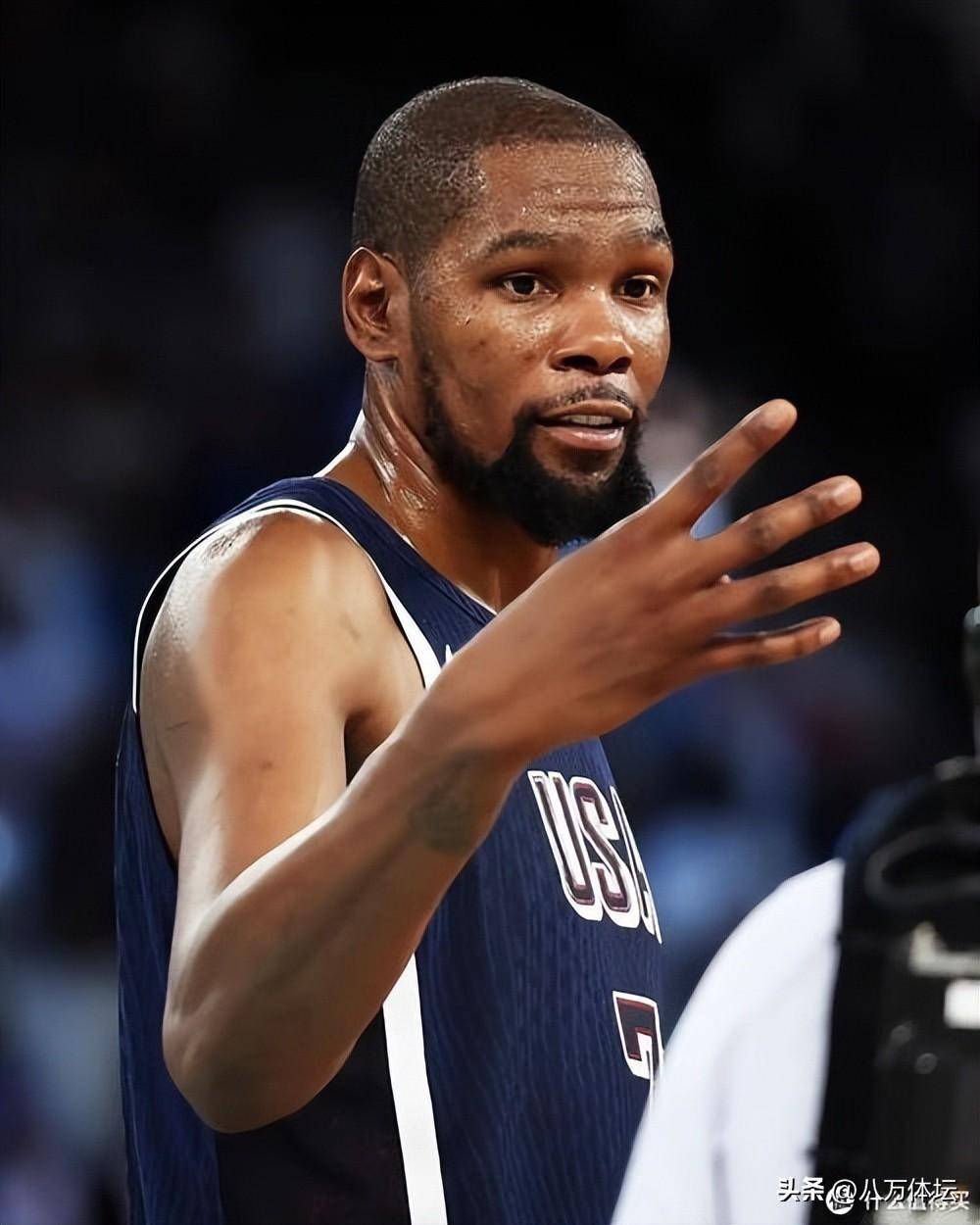 包含76人复出首战，关键时刻神级表现状态火爆，关键时刻神级表现成为焦点！的词条