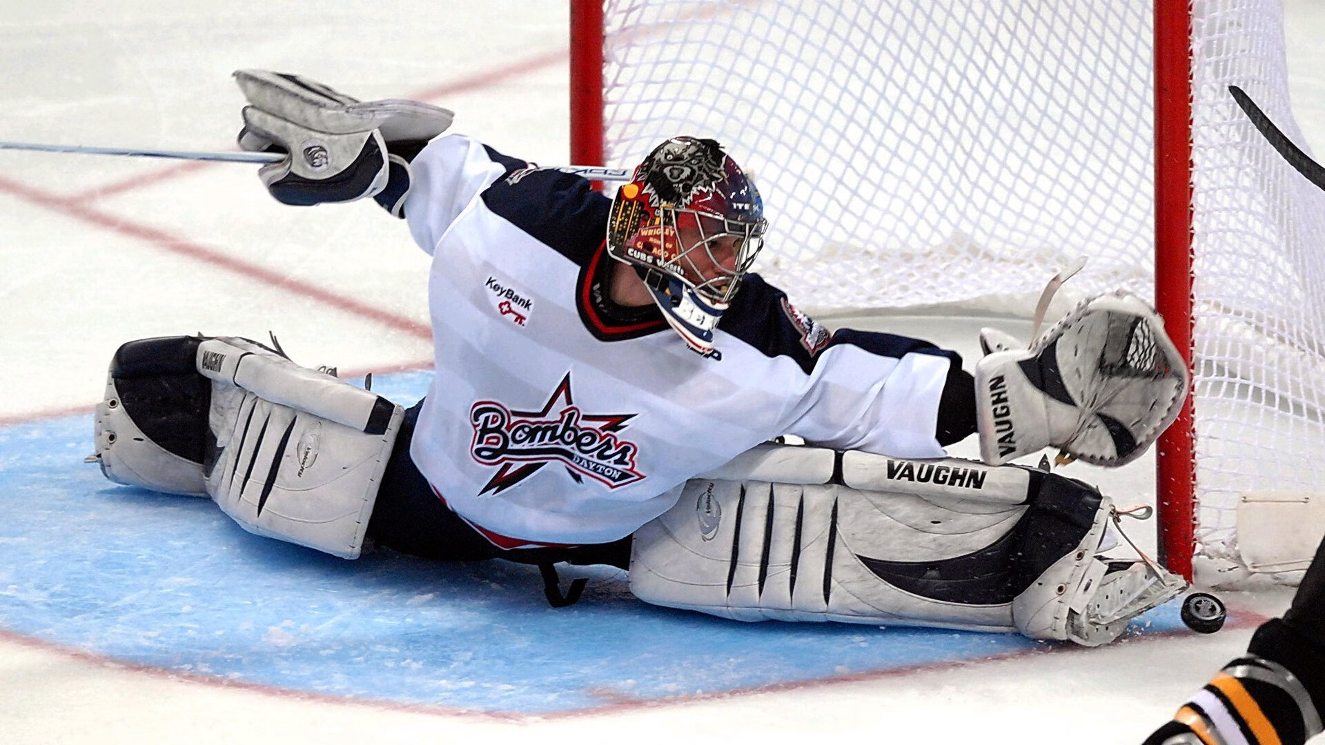 Karsa在C9比赛中重返赛场，出色防守引发热议！赢得满堂喝彩